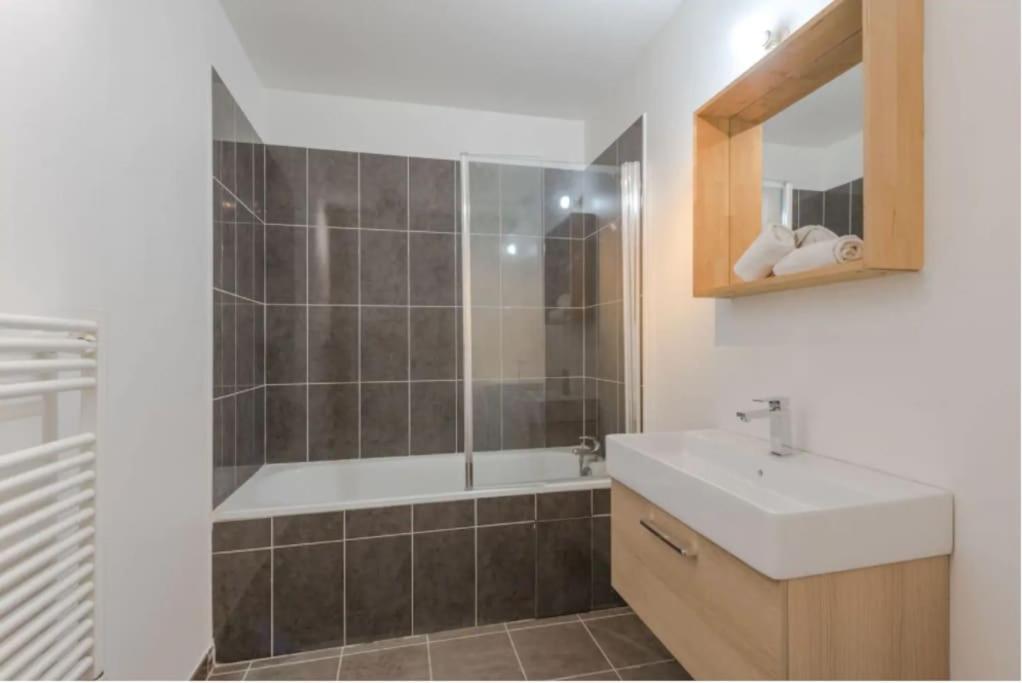 Les Frenes Near Disneyland Bmyguest Apartment Montevrain Ngoại thất bức ảnh